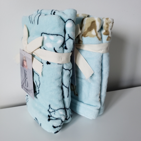 2 Pairs! Easter Hand Towels ED by Ellen Degeneres - Picture 3 of 5